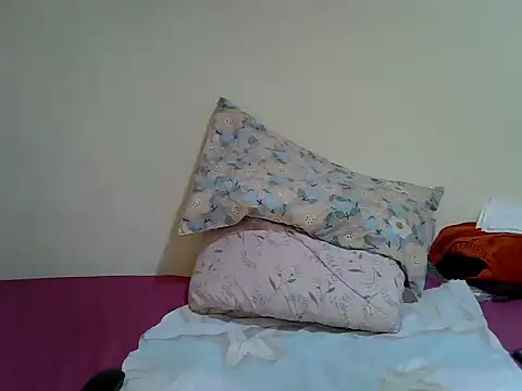 PetiteMelaninn webcam