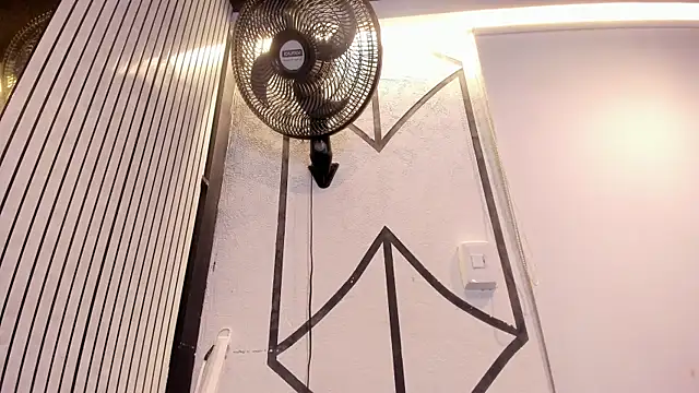 MadyGomez webcam