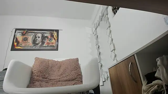 isaaclatino webcam