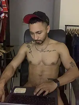 NicolasChest_xxx webcam