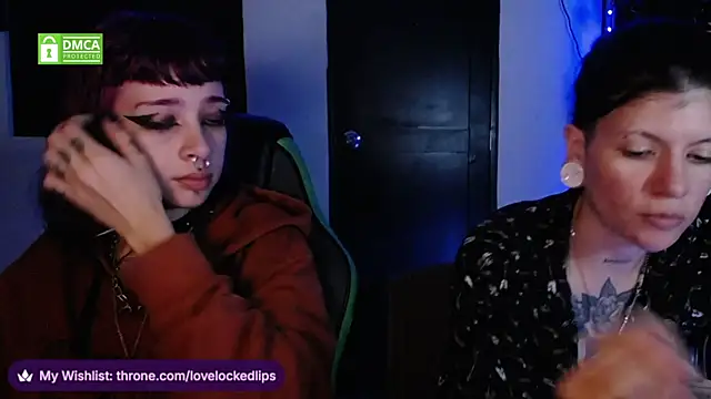 lovelockedlips webcam