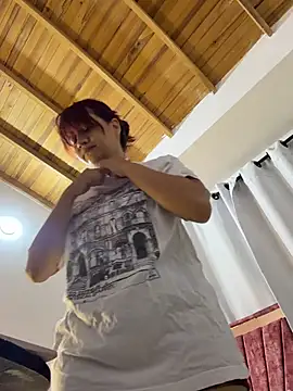 Lia-Cherry webcam