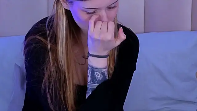 AlyssFrost webcam
