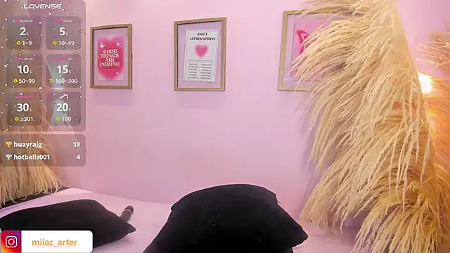 MiaaCarter_ webcam