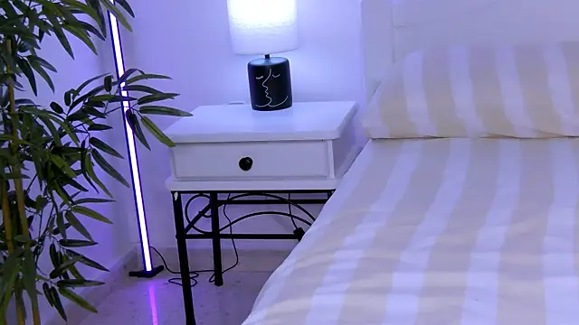 LiliKittenn webcam
