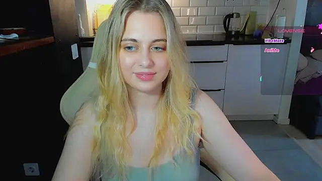 blonde_kellyy webcam