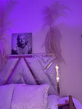 selina_paris webcam