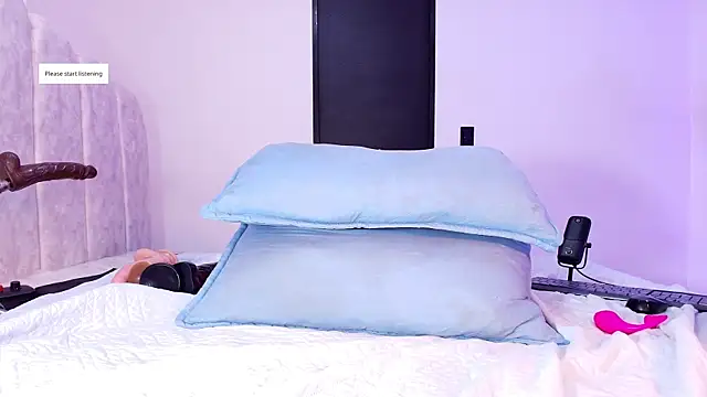 sofi_decker webcam
