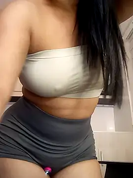 Lashmy111 webcam
