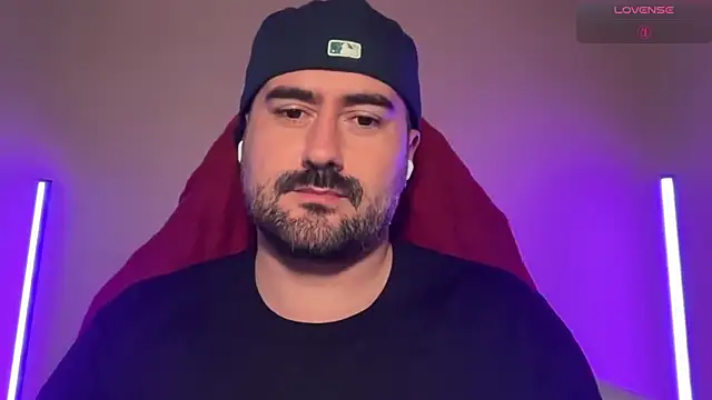 DominantTheo webcam