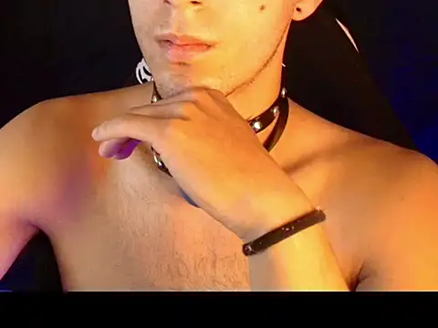 dark_men1 webcam