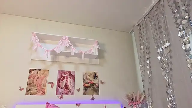Milly_Lane webcam