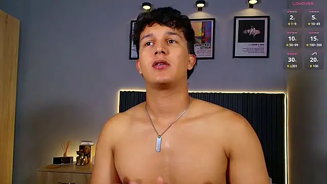 Leo_Savage_ webcam