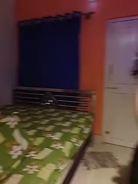 hot_alicee (F young) - boob show