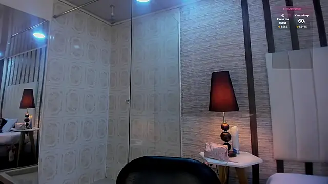 Hannah_Cross webcam