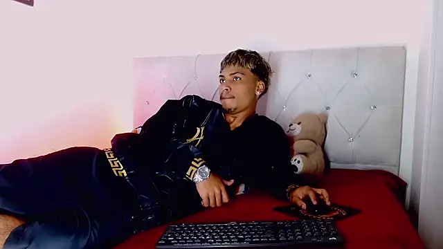 Angel_foxc13 webcam