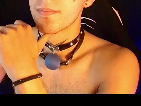 dark_men1 webcam