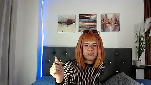 emma_cut3_ webcam