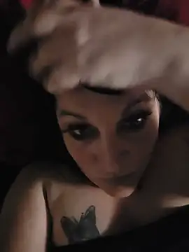 Queenemerald webcam