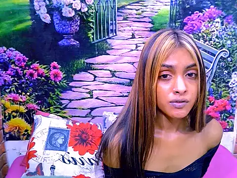 IndianPretty14u2Luv webcam