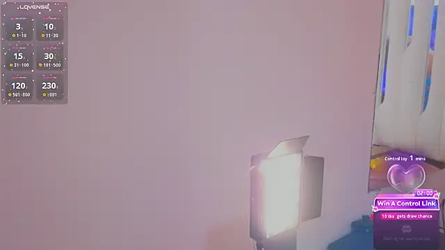 housegirl_bigcock webcam