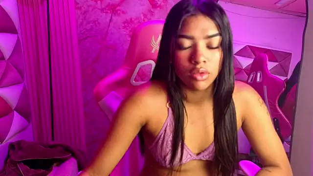 BrunetteHotter webcam