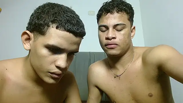 Jose_And_Daniel webcam