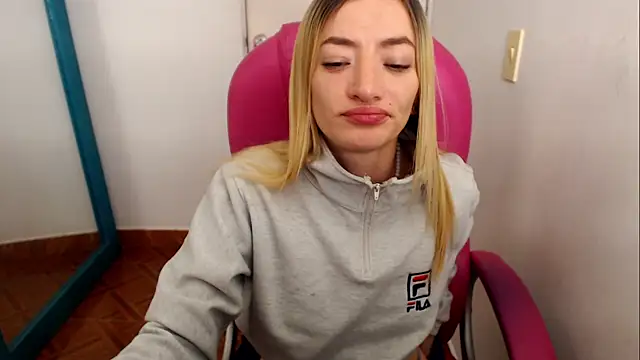 zoe_jones13 webcam