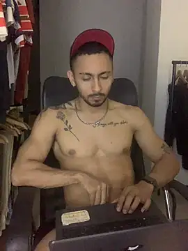 NicolasChest_xxx