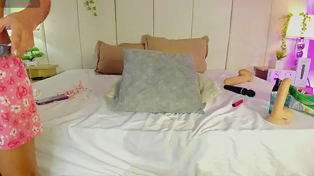 mia_rousse25 webcam