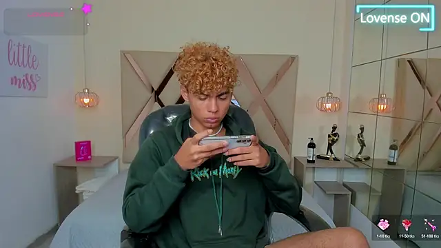 Anyelo_Twink webcam