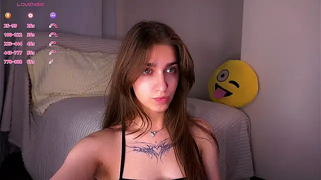 ClarineCasebolt webcam