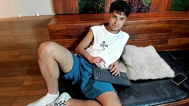 FedeViale live cam on StripChat