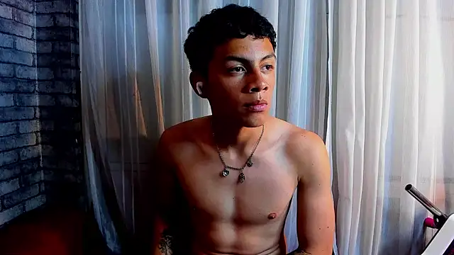 Mike_red webcam