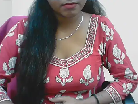 LovingPihu webcam