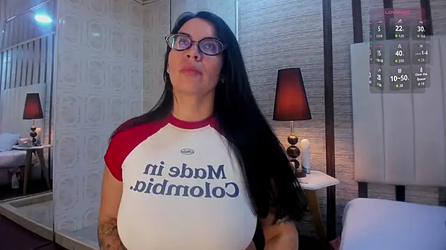 Hannah_Cross webcam