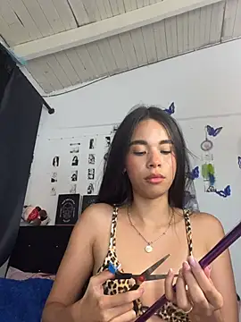 Milleradhara24 live cam on StripChat