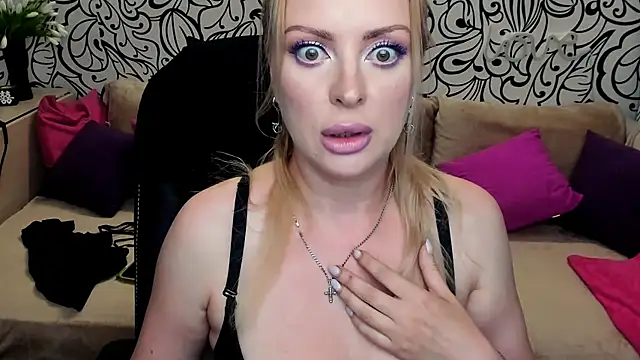 Hotdreamhere webcam