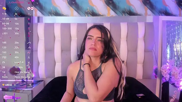 IsaDiiaz live cam on StripChat