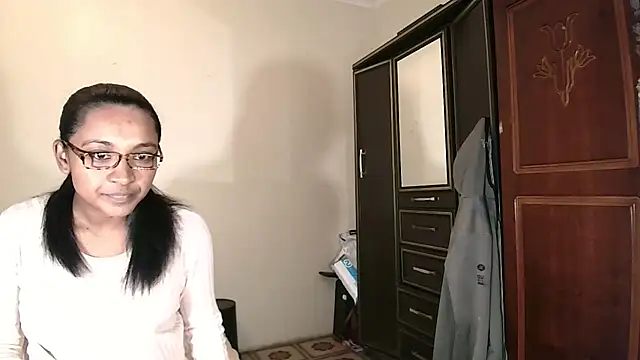 indiansweetflava live cam on StripChat