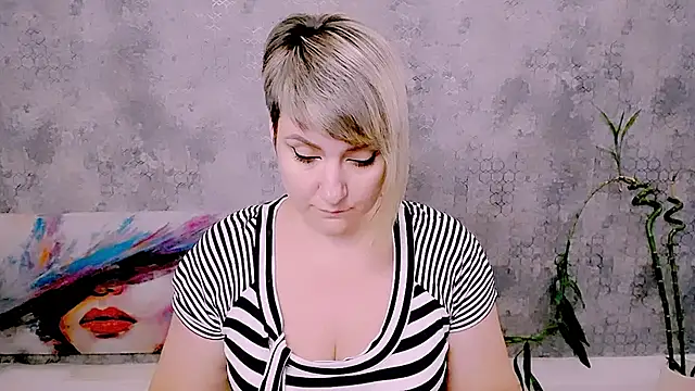 Djullia live cam on StripChat