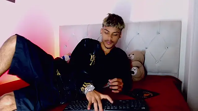Angel_foxc13 webcam