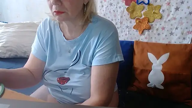QueenLana webcam