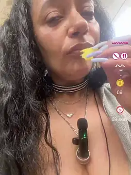 PichyPrettyPussy webcam