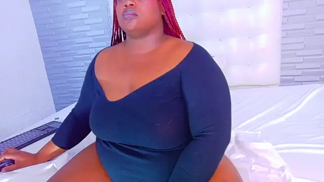 ebonny_suggarmommy1 live cam on StripChat