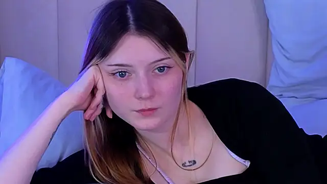 AlyssFrost live cam on StripChat