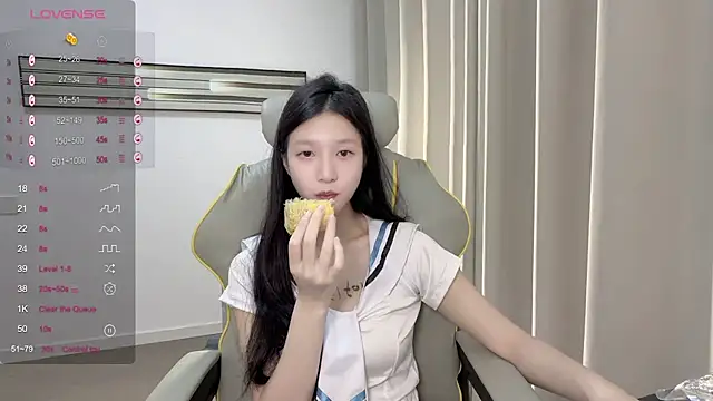 yy-1314 live cam on StripChat