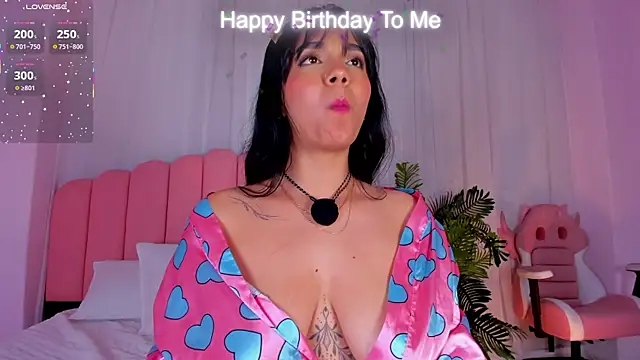 sophieblake69 live cam on StripChat