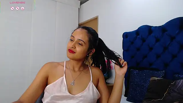 Lili666_ live cam on StripChat