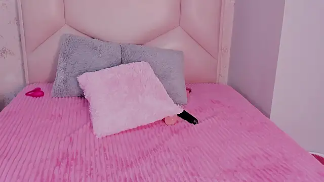 Lia_Saint